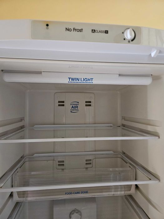 Продам холодильник Indesit