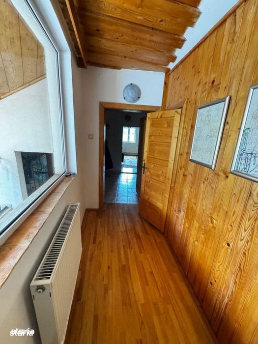 Casa spatioasa cu mansarda  zona Titulescu