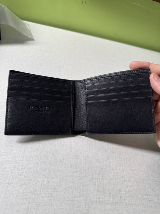 Dsquared2 портфейл