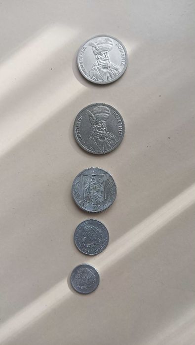 Monede vechi pentru colecție