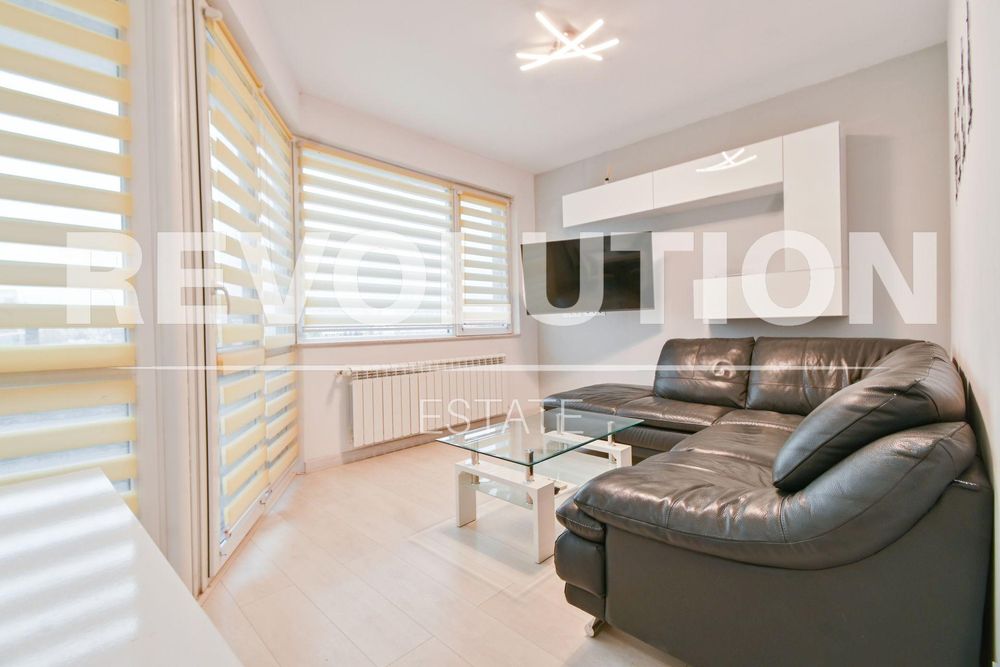 Дава се под наем Тристаен апартамент в София, Студентски град - 80 кв.м за 847.62 € - Снимка #2