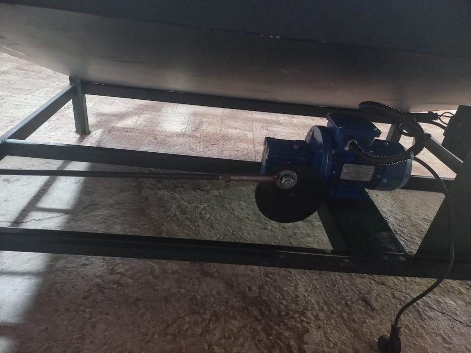 Продам вибростол.