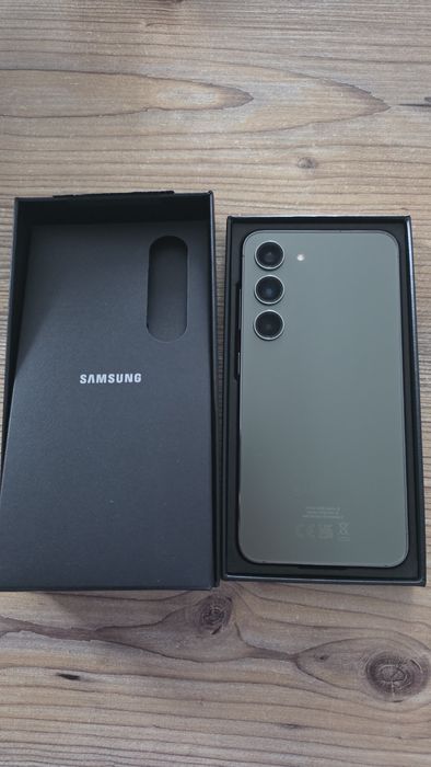 Telefon Samsung S23.