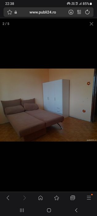 Canapea extensibila si apartment de inchiriat