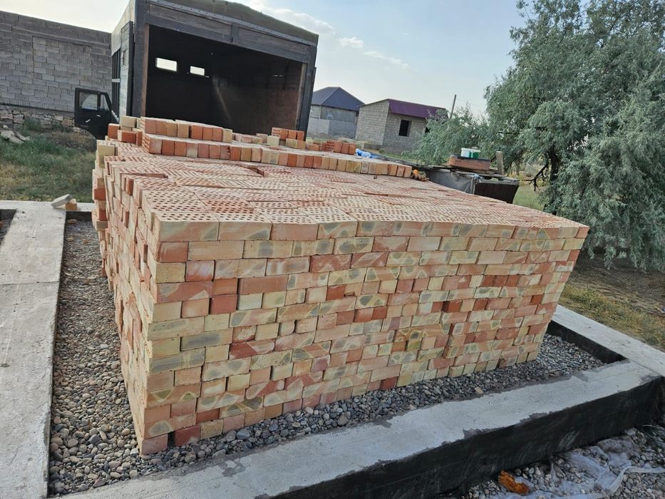 Кирпичи с доставкой