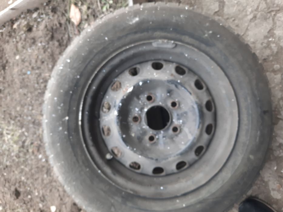 Продам диск с резиной шиповный