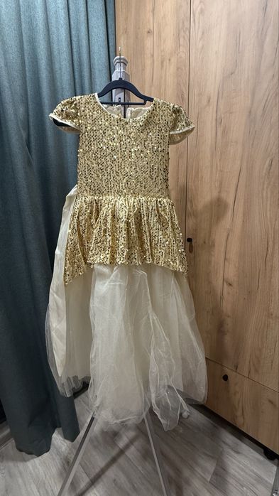 Платье на 8-10 лет