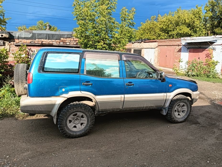 Nissan mistral 1995г