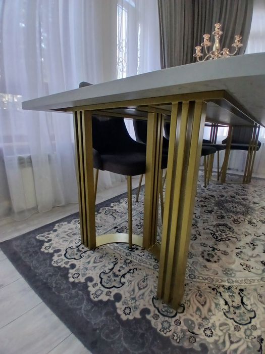 Продам стол  хорошем сост.