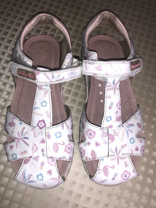 Обувь для стильной девочки