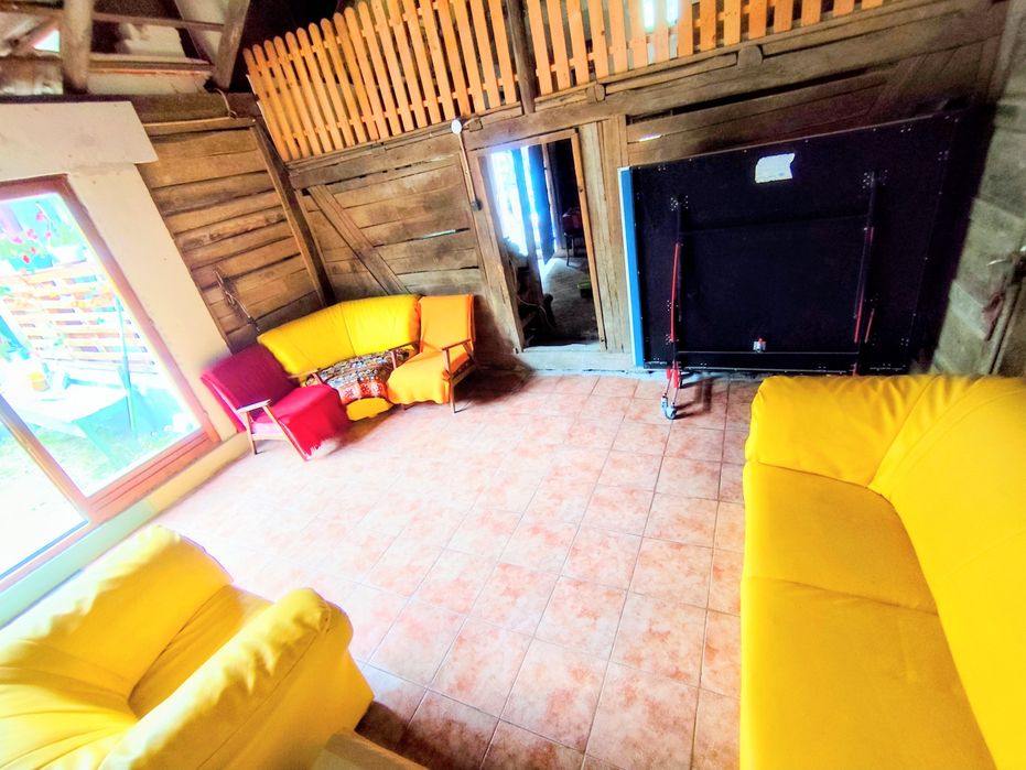 Casă la țară locuibila de vacanta  cu piscină, natură , casa bătrânească langa Deva