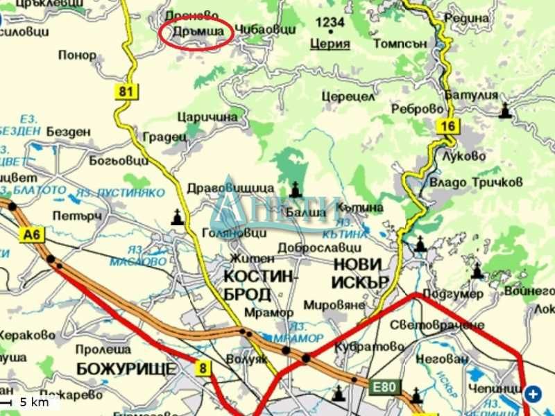 Масивна къща във в.з.с.Дръмша, общ.Костинброд. На 37км от центъра на София. За постоянно живеене и за почивка