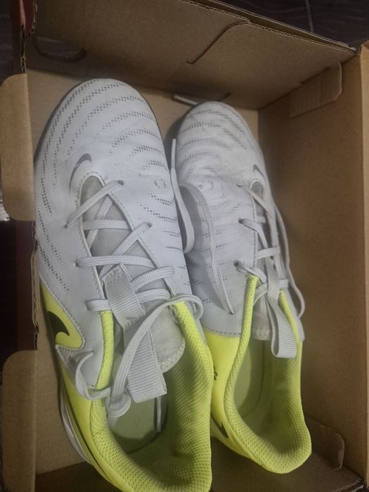Ghete fotbal sintetic Nike Phantom 36.5