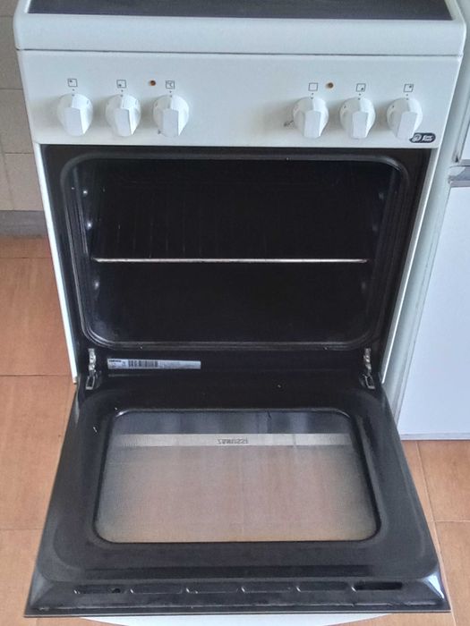 готварска печка ZANUSSI ZCV-55001WA