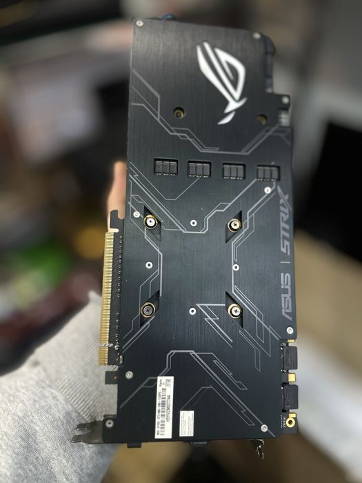 Videokarta GTX 1080 Asus Rog Strix 3X