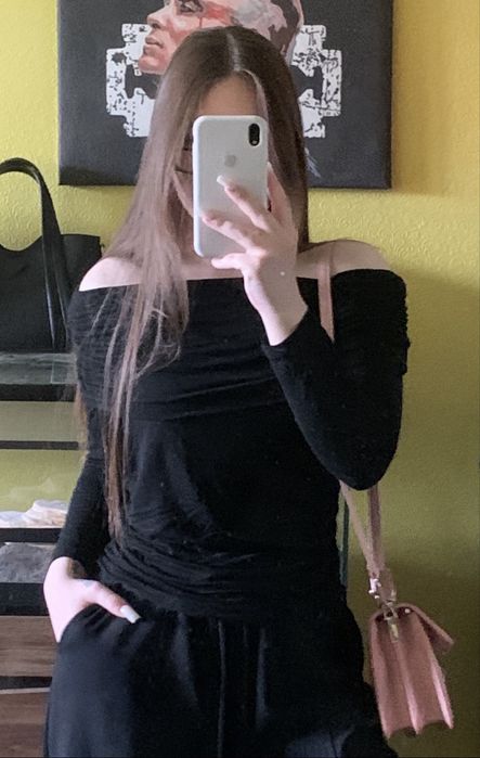 кофта с открытыми плечами