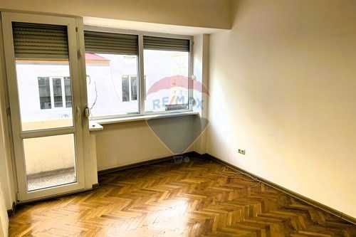Дава се под наем Четиристаен апартамент в София, Център - 120 кв.м за 990 € - Снимка #6