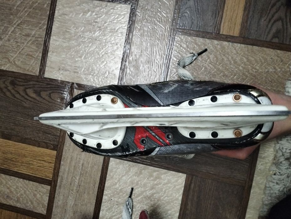 Продам проф.коньки Bauer APX2