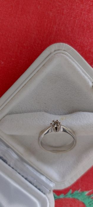 Vand inel cu diamant