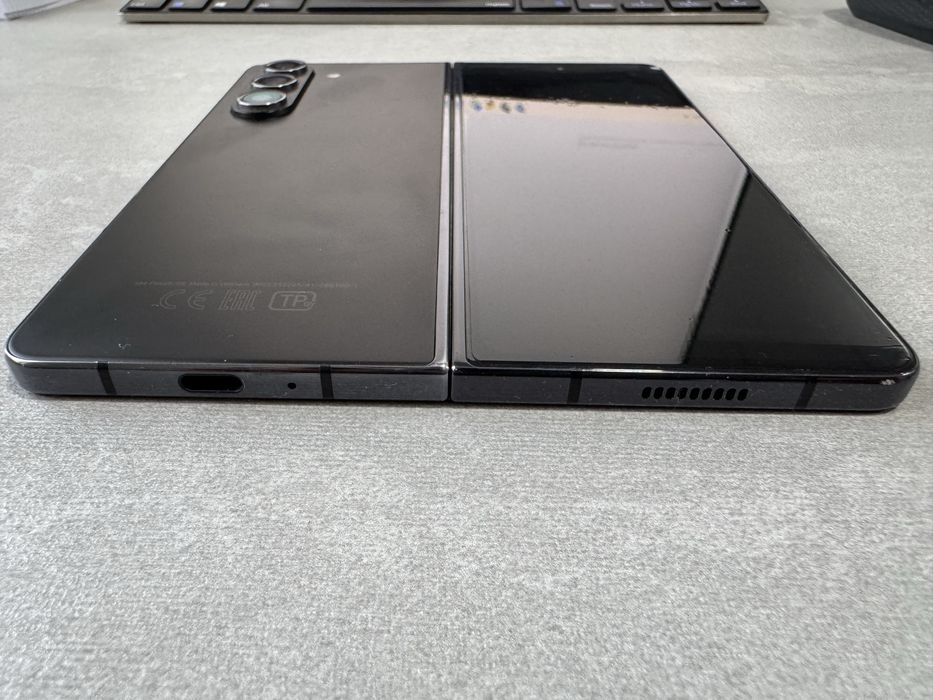 Самсунг фолд 5 12/256 Samsung z fold 5 12/256