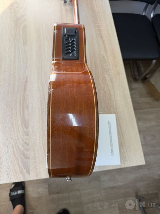 Gitara sotiladi qadimgi ispanskiy arginal gitara