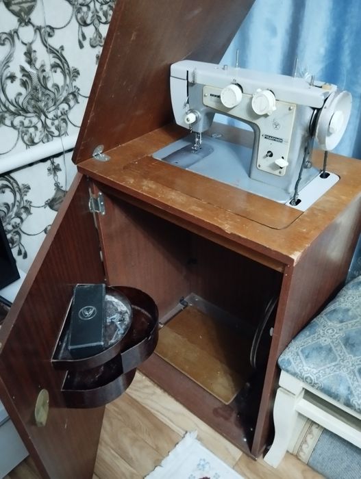 Швейная машинка ножная