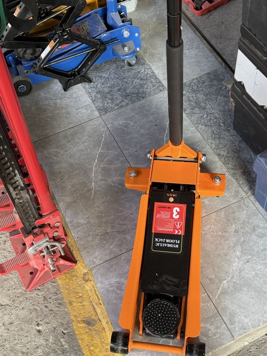 Домкрат подкатной 3т, 2х цилиндровый