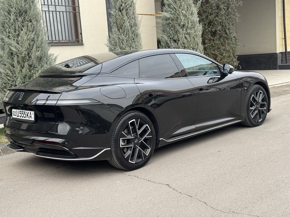 Avatr 06 gibrid 2025.   Холати аъло 5200 км пробег