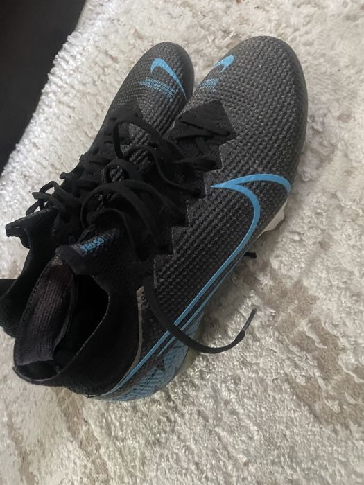 Ghete nike acc marimea 38.5 vand urgent !!