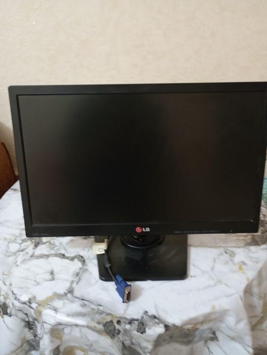 Продаю монитор 19 дюймов LG