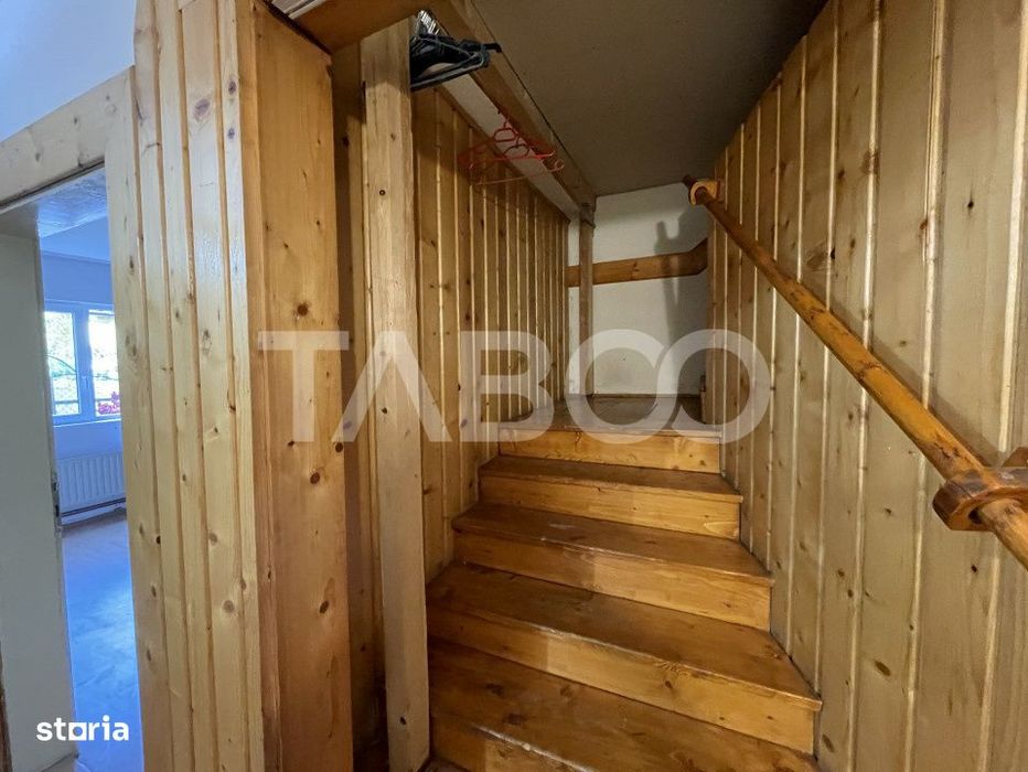 Apartament decomandat 93 utili curte proprie pivnita Sub Arini Sibiu