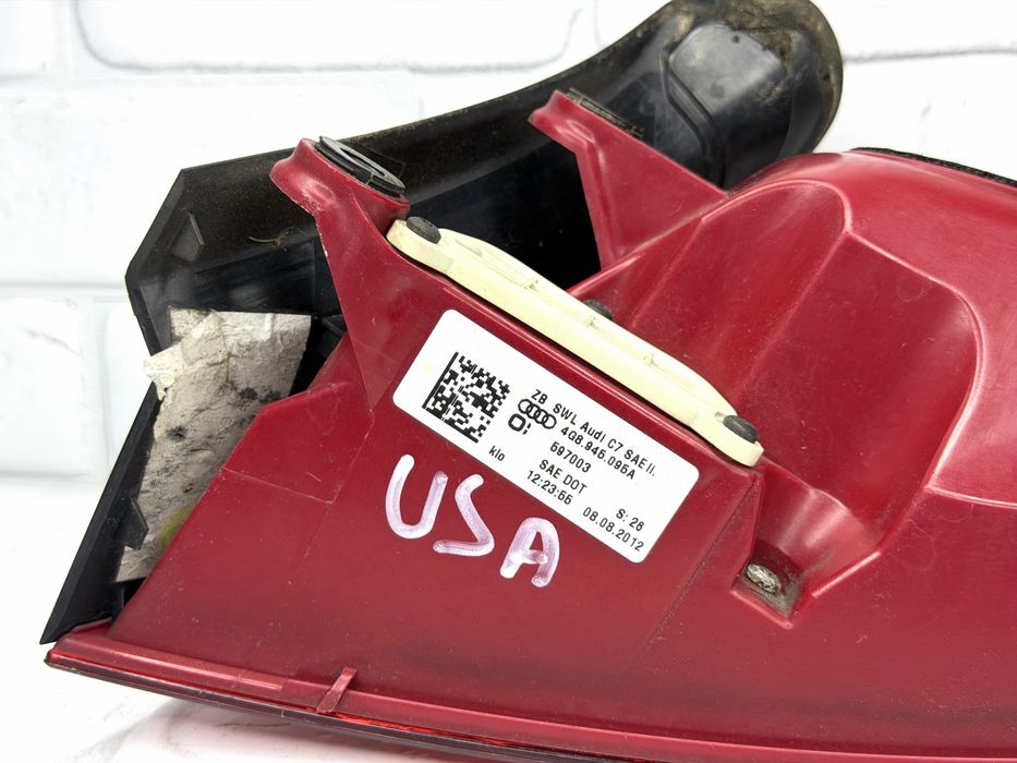 Ляв външен стоп AUDI A7 4G 4G8945095A