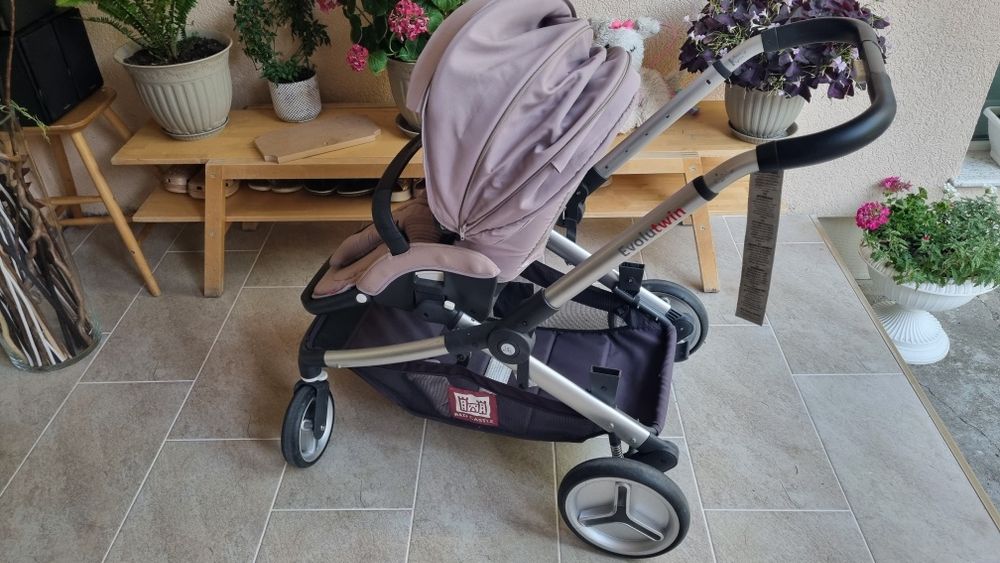 Carucior red castle gemeni