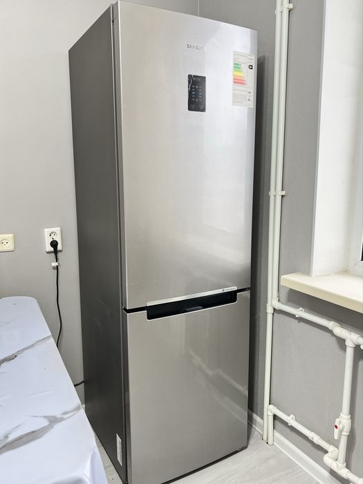 Продам холодильник Самсунг