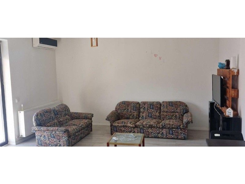 Apartament modern cu 2 camere, balcon și parcare privată – Giroc