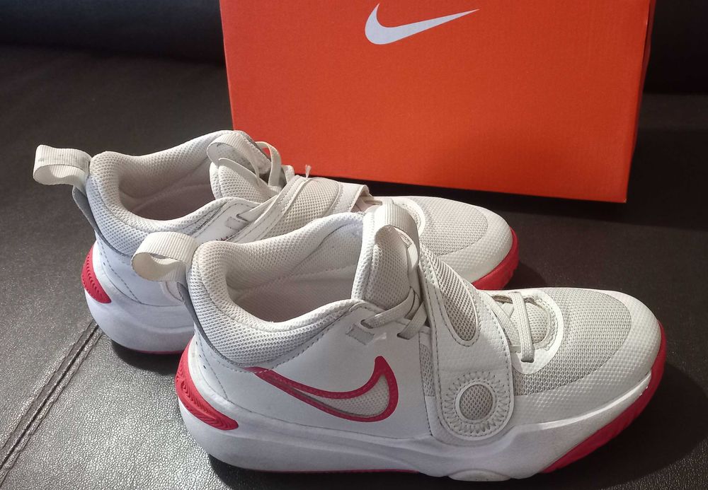NIKE запазени маратонки