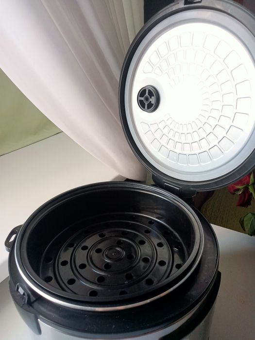 Мультиварка Red новая