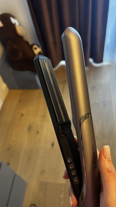 Placa de indreptat parul Remington S9880, 230 grade, argintiu