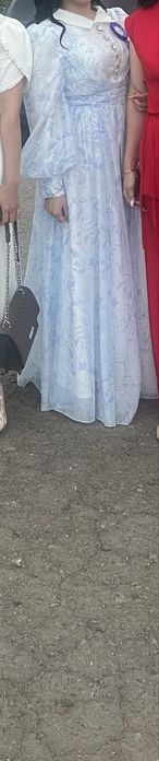 Продам вечерние платья