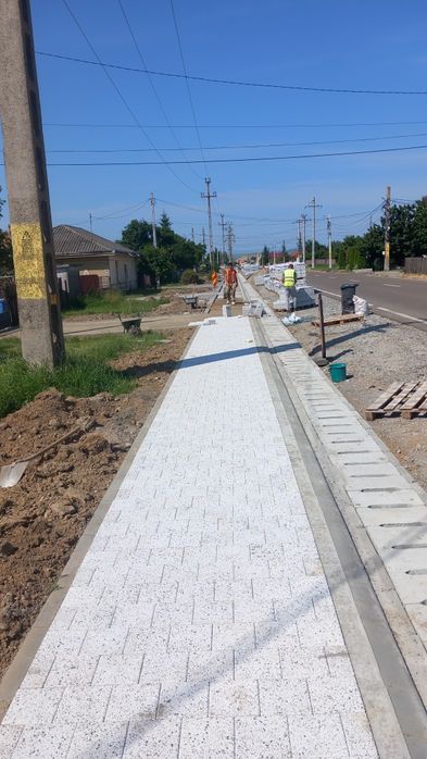 Montez pavaje și borduri