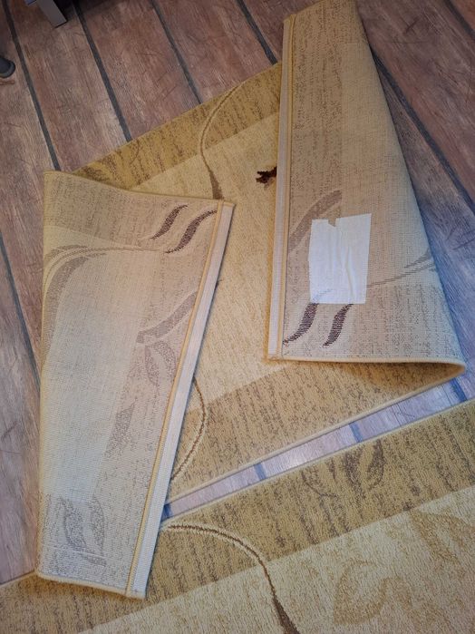 2 covoare identice, dimensiuni 150/80 cm