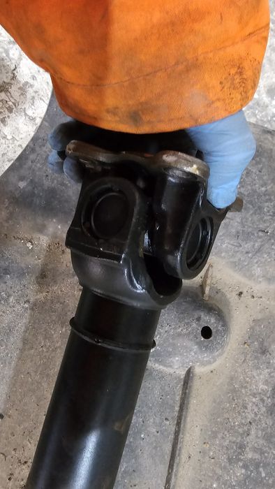 Малък Кардан BMW E60/E90 НОВ Перфектен