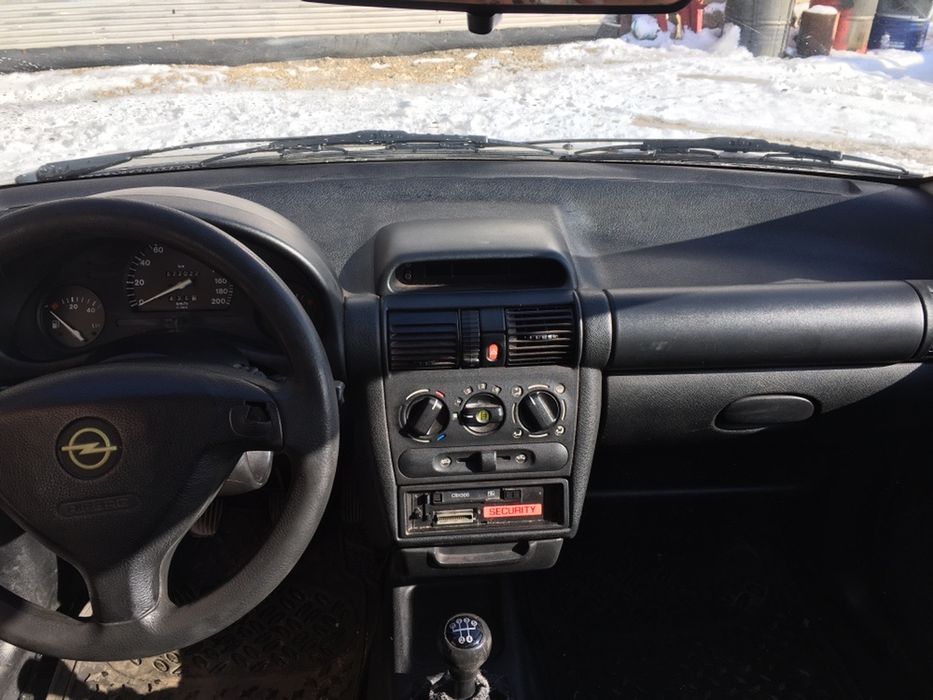 Опел Корса 1.0 НА ЧАСТИ