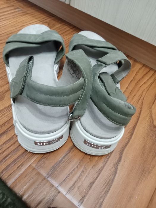 Продам обувь подойдёт на 38-39р