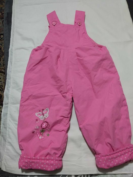 Детски дрешки за малки госпожици на 2/3 годинки.Якета и суичъри.