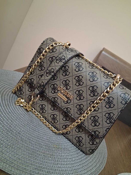 Дамска чанта Guess