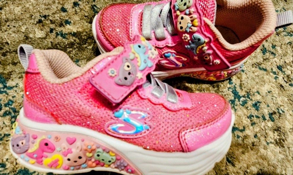 Vand adidași Skechers