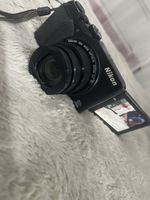 Aparat foto NIKON , 30xZOOM . Stare foarte buna, functioneazs perfect.