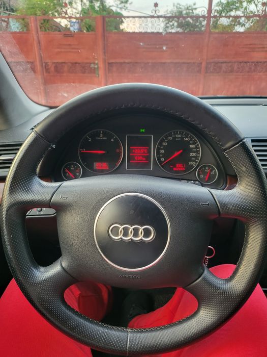 AUDI A4 2002 — imagine 4