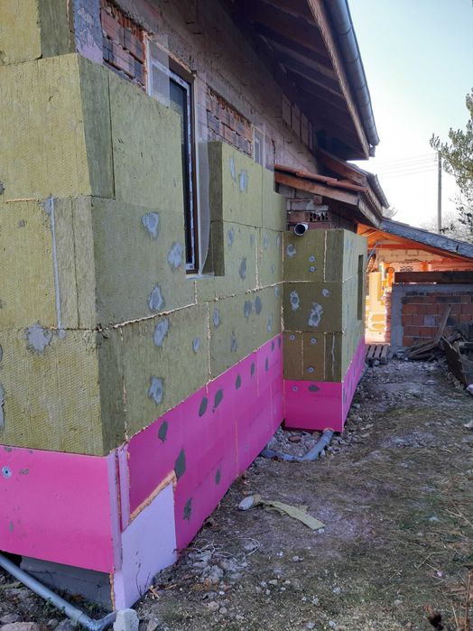 Саниране с каменна вата на фамилни къщи